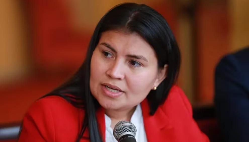 La congresista Karen Manrique.