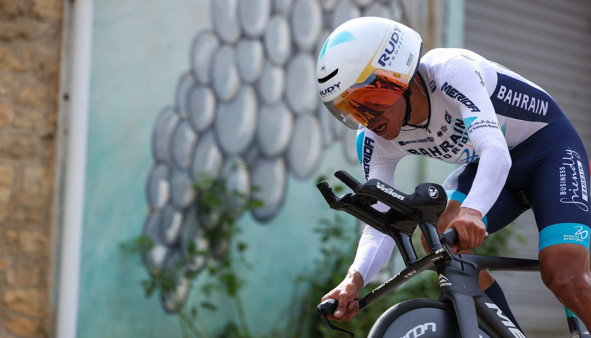 Santiago Buitrago, pedalista colombiano del Bahrain Victorious.