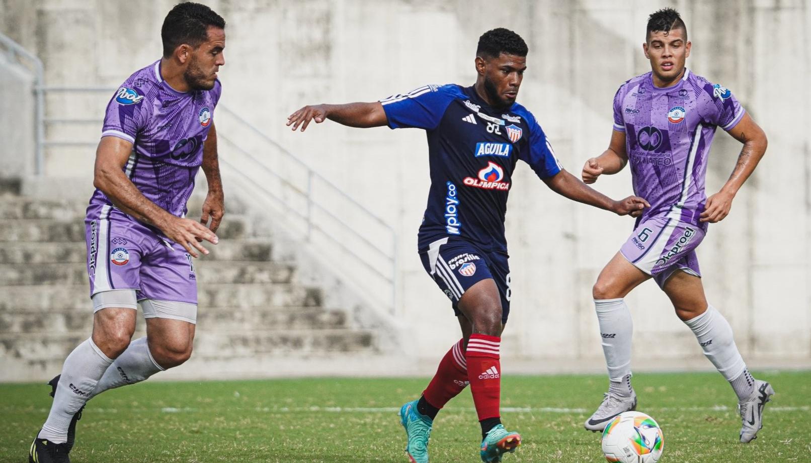 Roberto Hinojoza, autor del primer gol de Junior. 