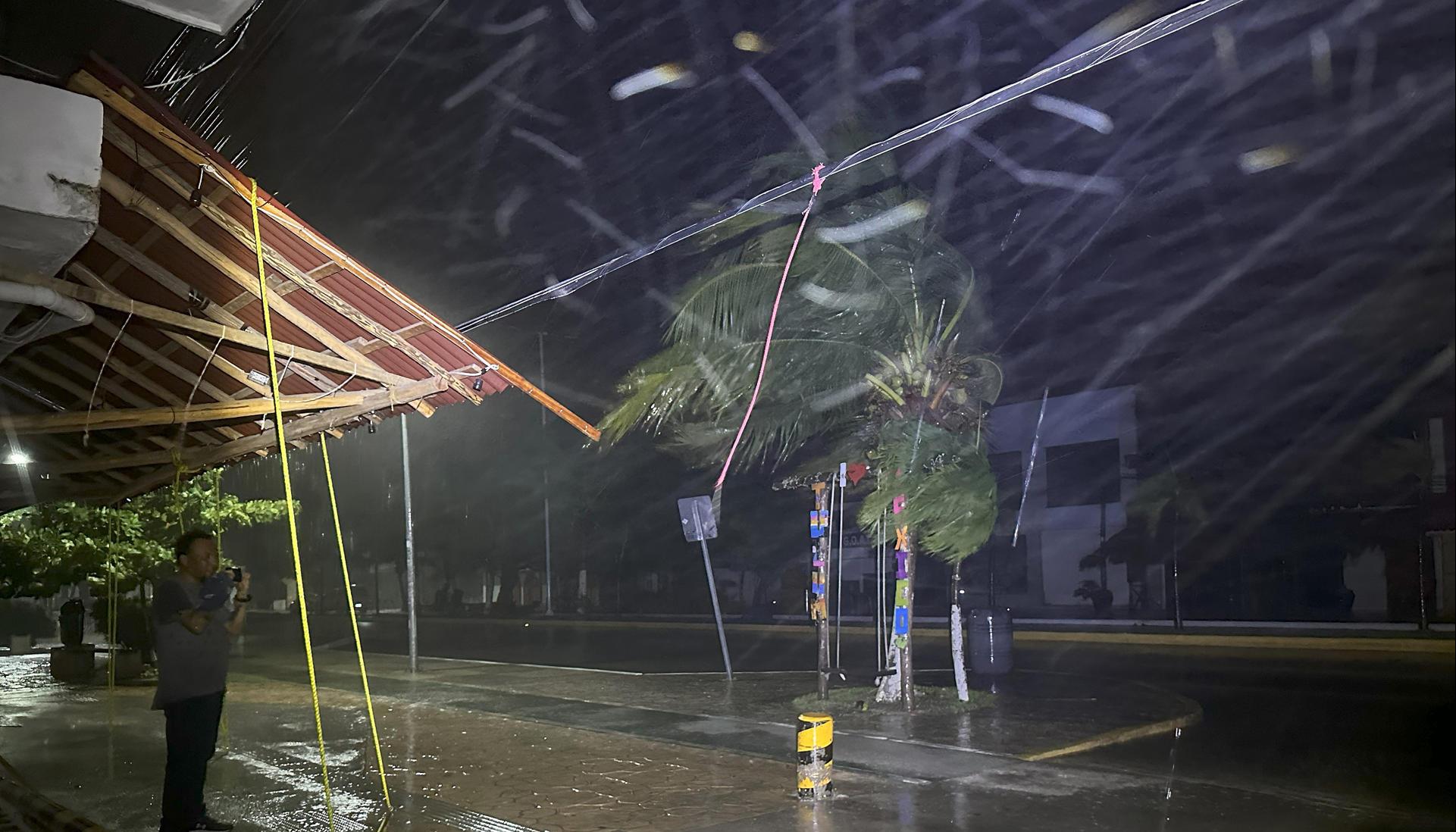 Lluvias durante la entrada del huracán.