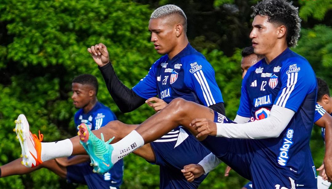 Jermein Peña y Gabriel Fuentes, jugadores del Junior durante la pretemporada. 
