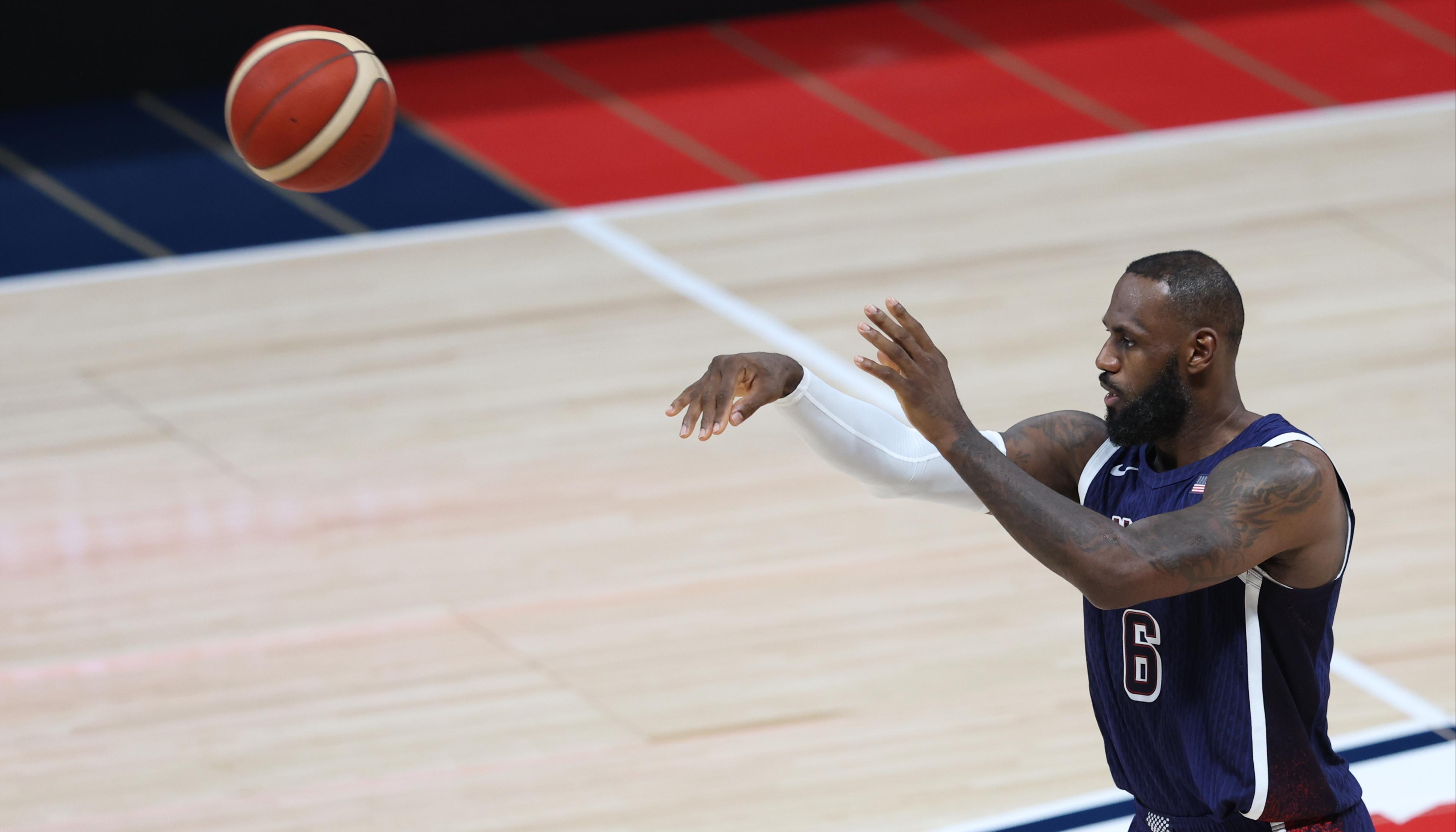 LeBron James, estrella de la NBA y del equipo de baloncesto de Estados Unidos.