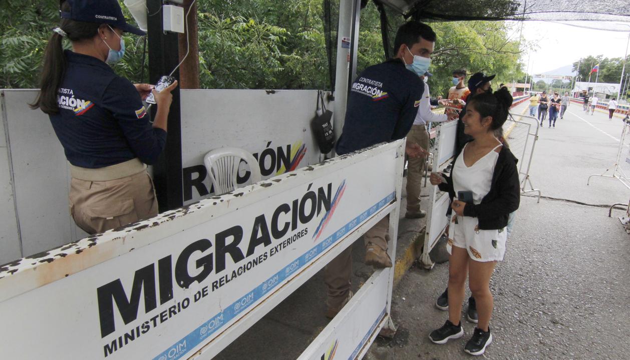Por elecciones presidenciales, Venezuela cierra la frontera con Colombia 
