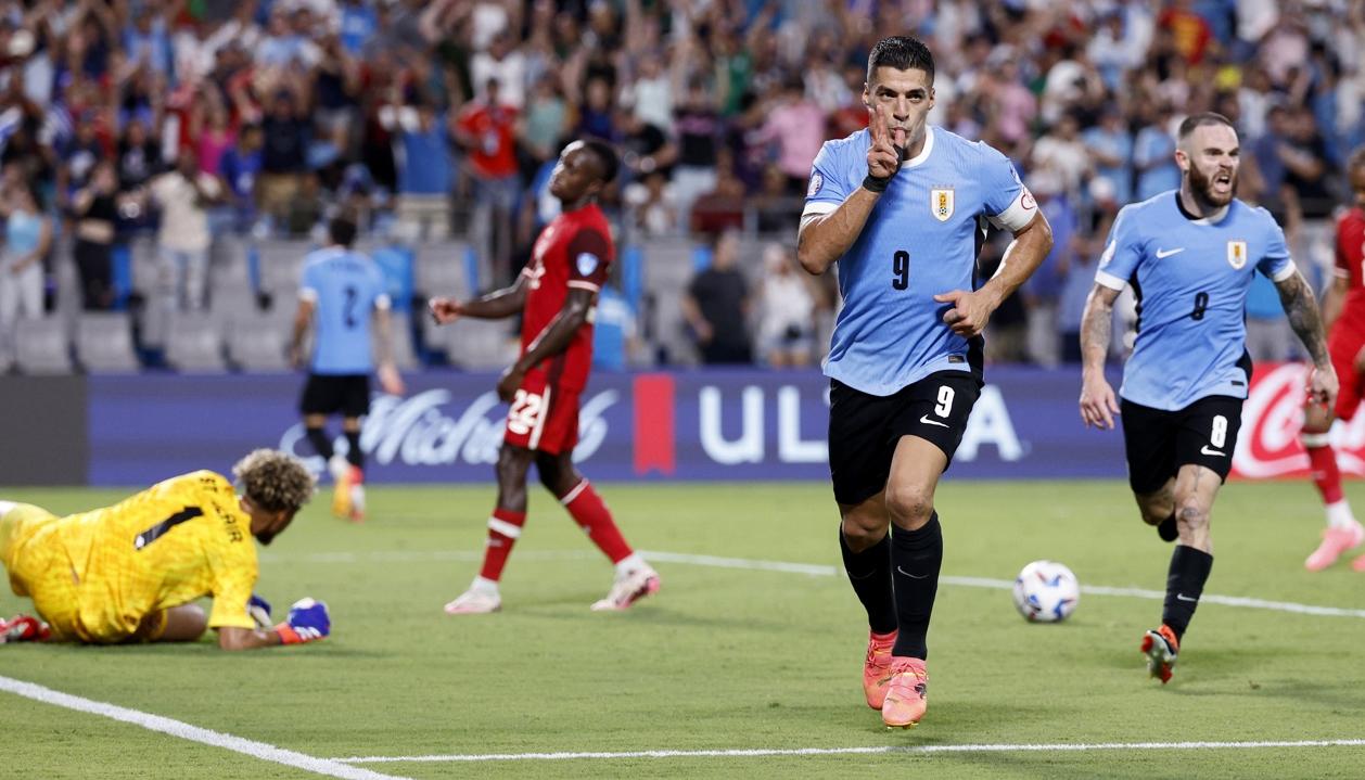 Luis Suárez, en el minuto 92, puso el 2-2 para Uruguay. 