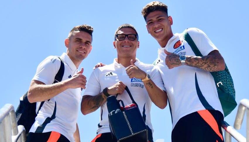 Rafael Santos Borré, Juan Fernando Quintero y Rafael Carrascal previo al viaje a Charlotte.