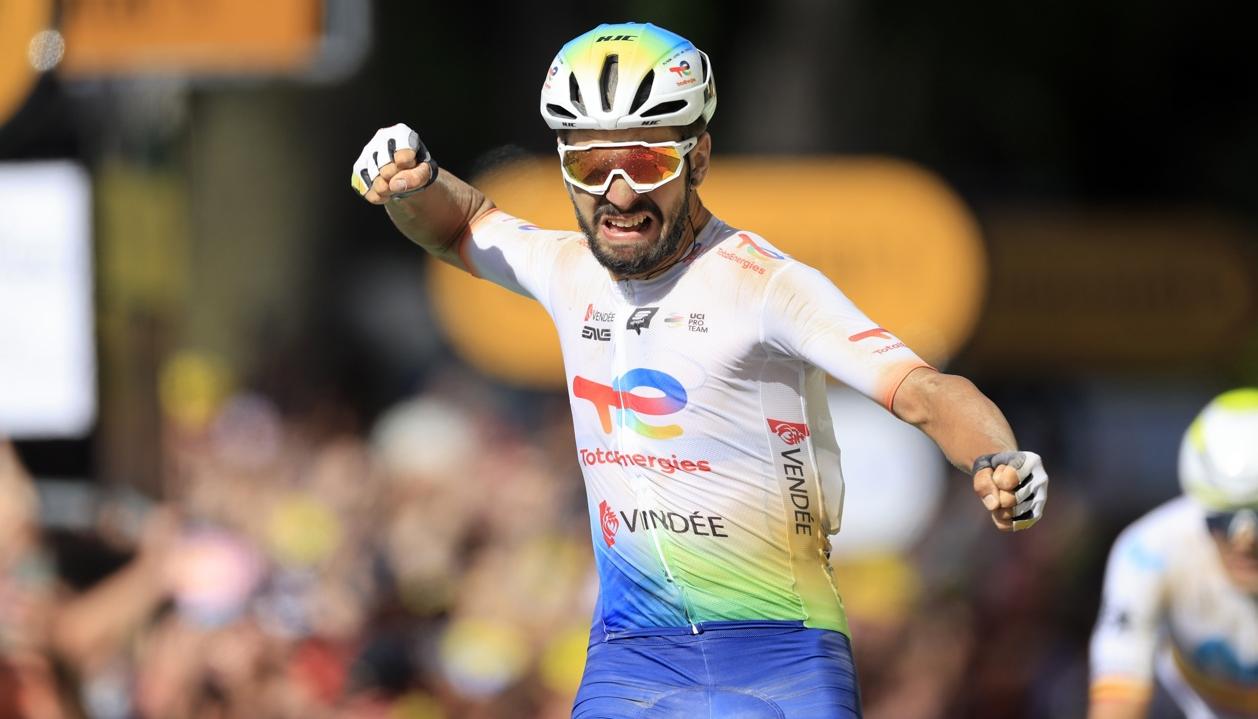 Anthony Turgis y su festejo tras cruzar primero la meta en Troyes. 