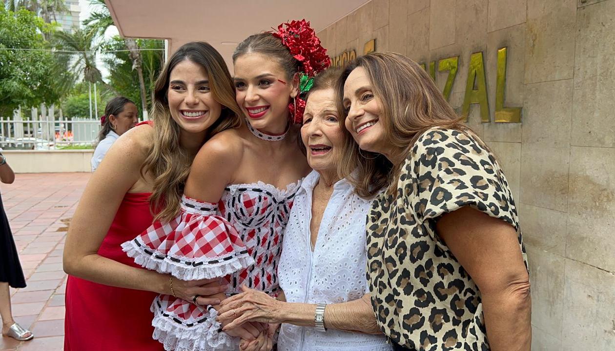 Cristina Felfe Fernández De Castro, Tatiana Angulo Fernández De Castro, Lucía Ruíz Armenta y Maribel Fernández. 