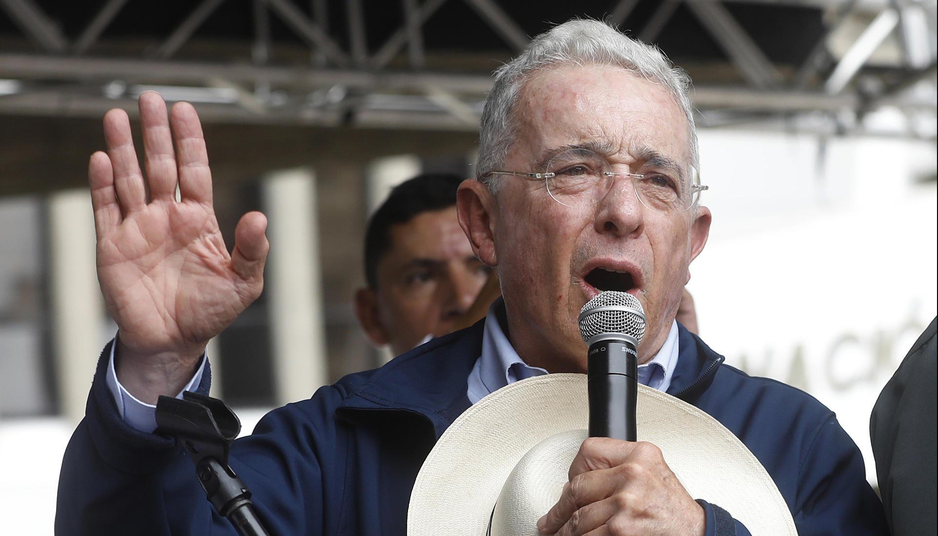 Álvaro Uribe Vélez, Presidente de Colombia entre 2002 y 2010.