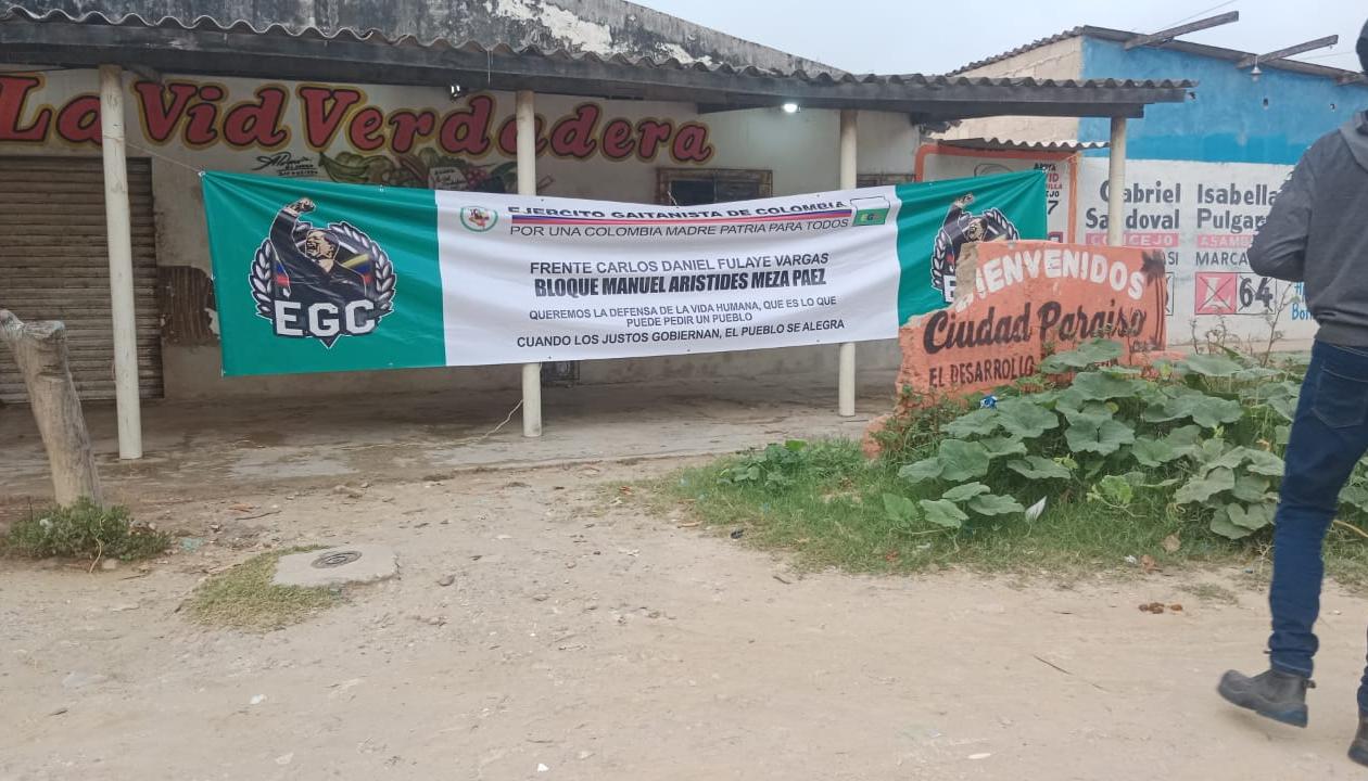 Imagen de la bandera en el barrio Ciudad Paraíso.