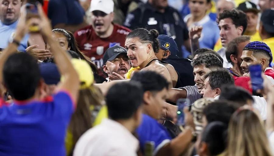 Darwin Núñez en los incidentes con hinchas colombianos.