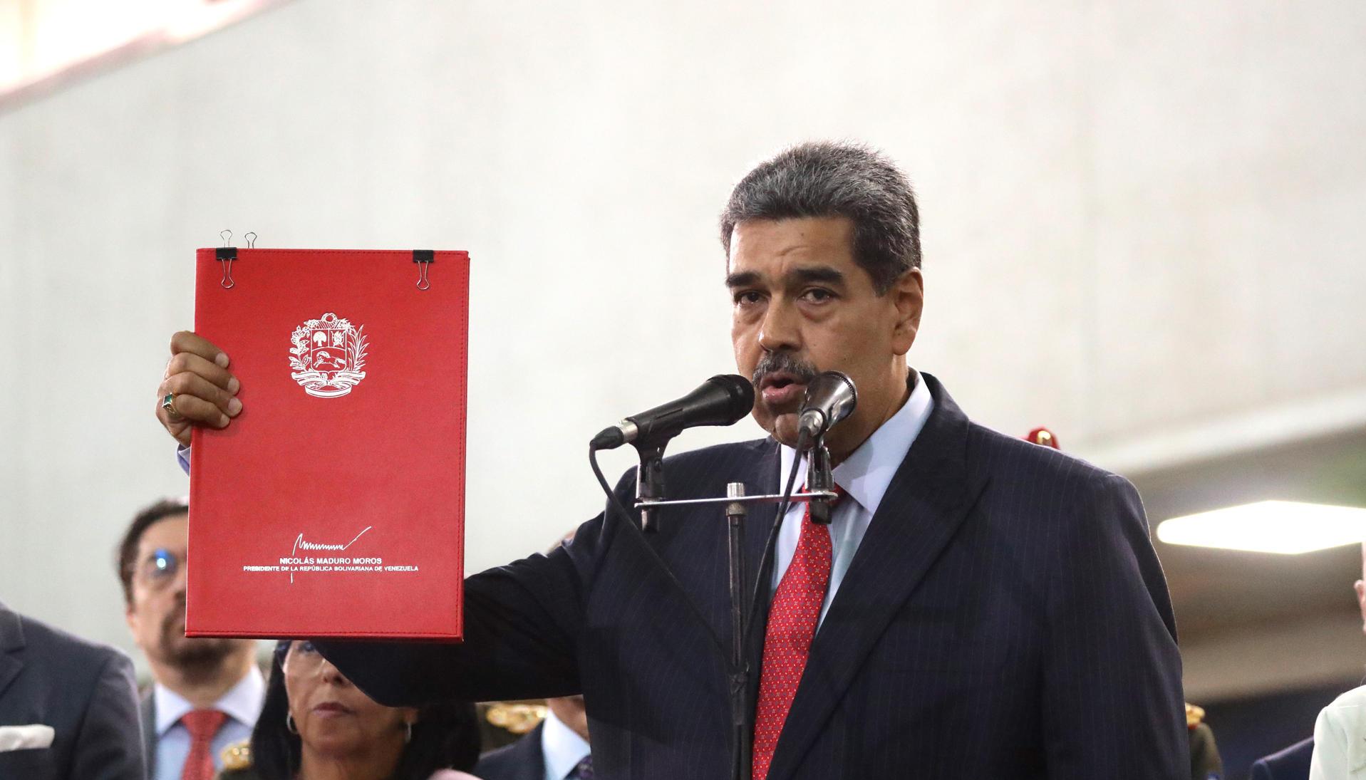 Nicolás Maduro a la salida del Tribunal Supremo de Justicia en Caracas.