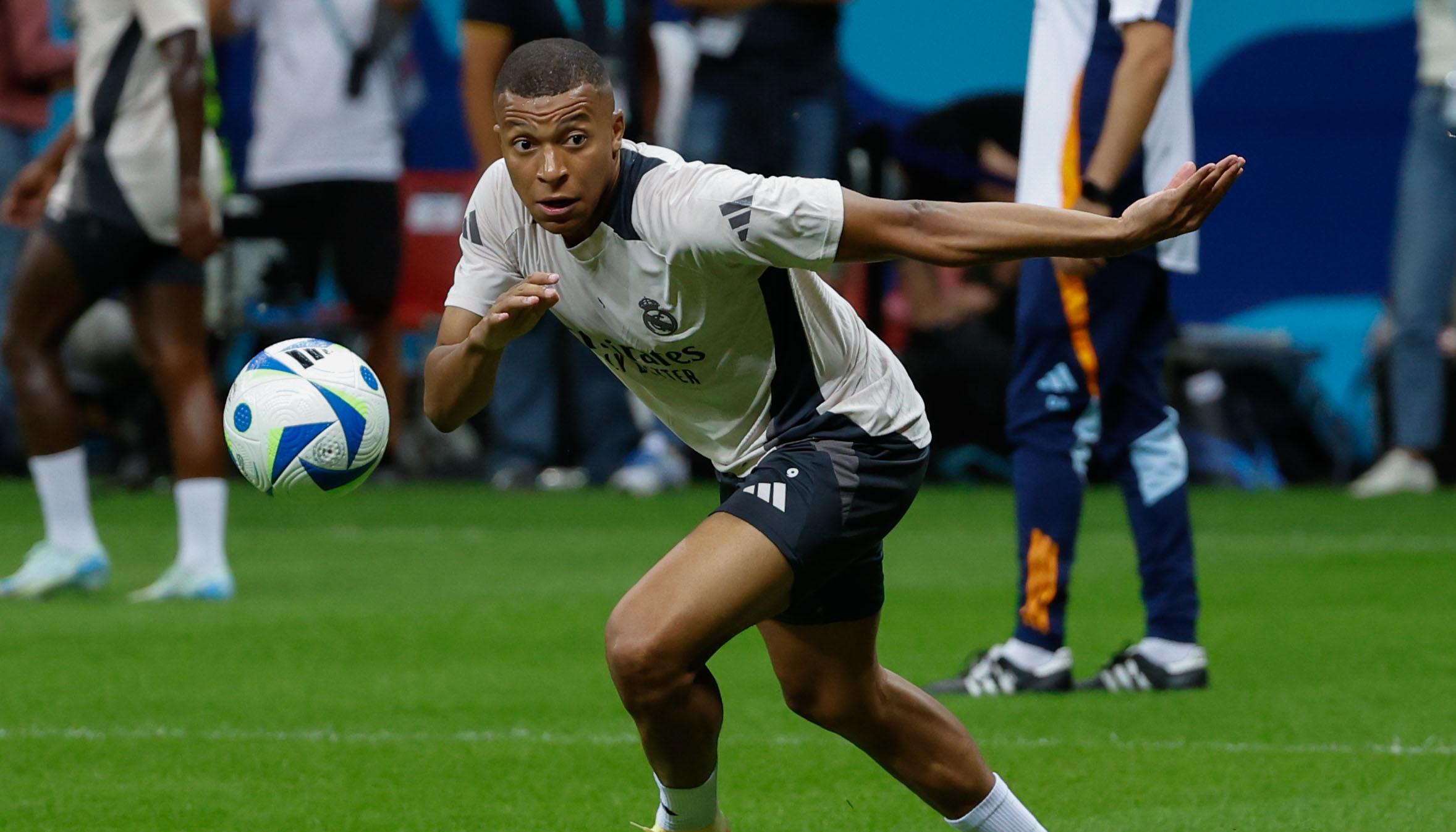 Kylian Mbappé aspira a sumar su primer título con el Real Madrid. 