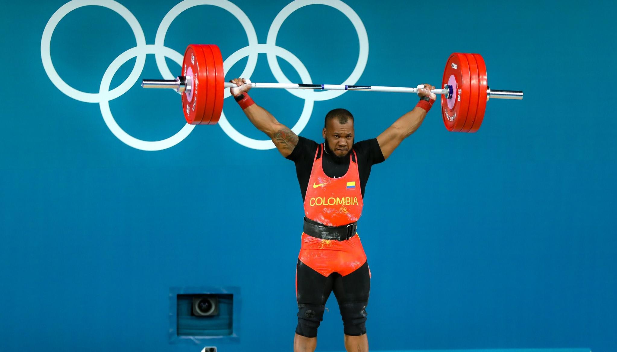 Yeison López logró la medalla de plata tras levantar 390 kilogramos.