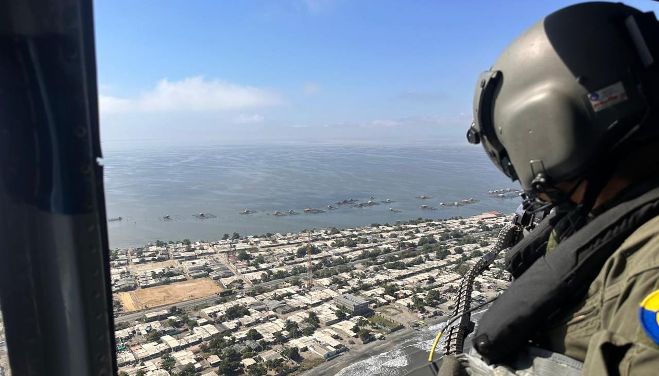 Han lanzado 10.000 volantes desde el aire. 