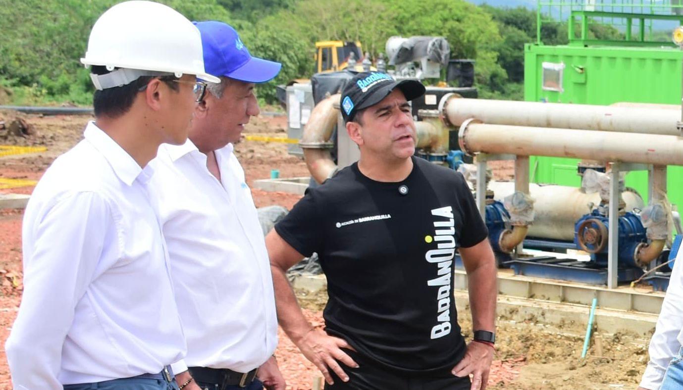 Alcalde Alejandro Char en su visita 'Los Pocitos'.