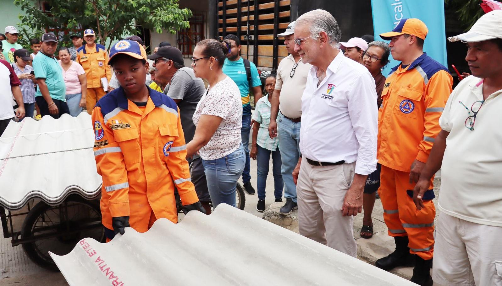 Eduardo Verano estuvo presente en las entregas.