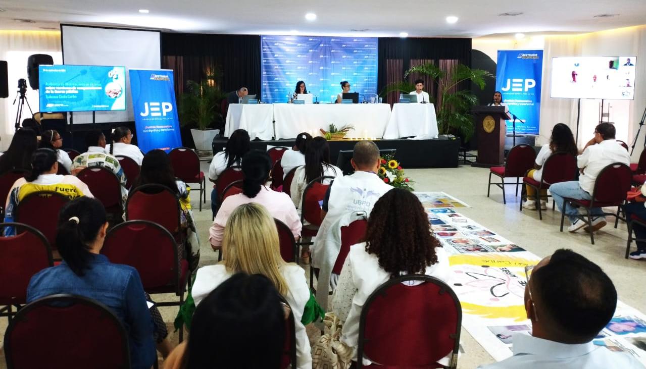 Instalación en la JEP de audiencia de familiares víctimas de víctimas de 'falsos positivos'.