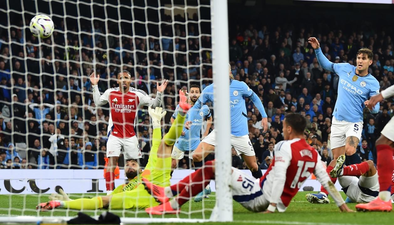 El gol del empate del Manchester City, marcado por John Stones. 