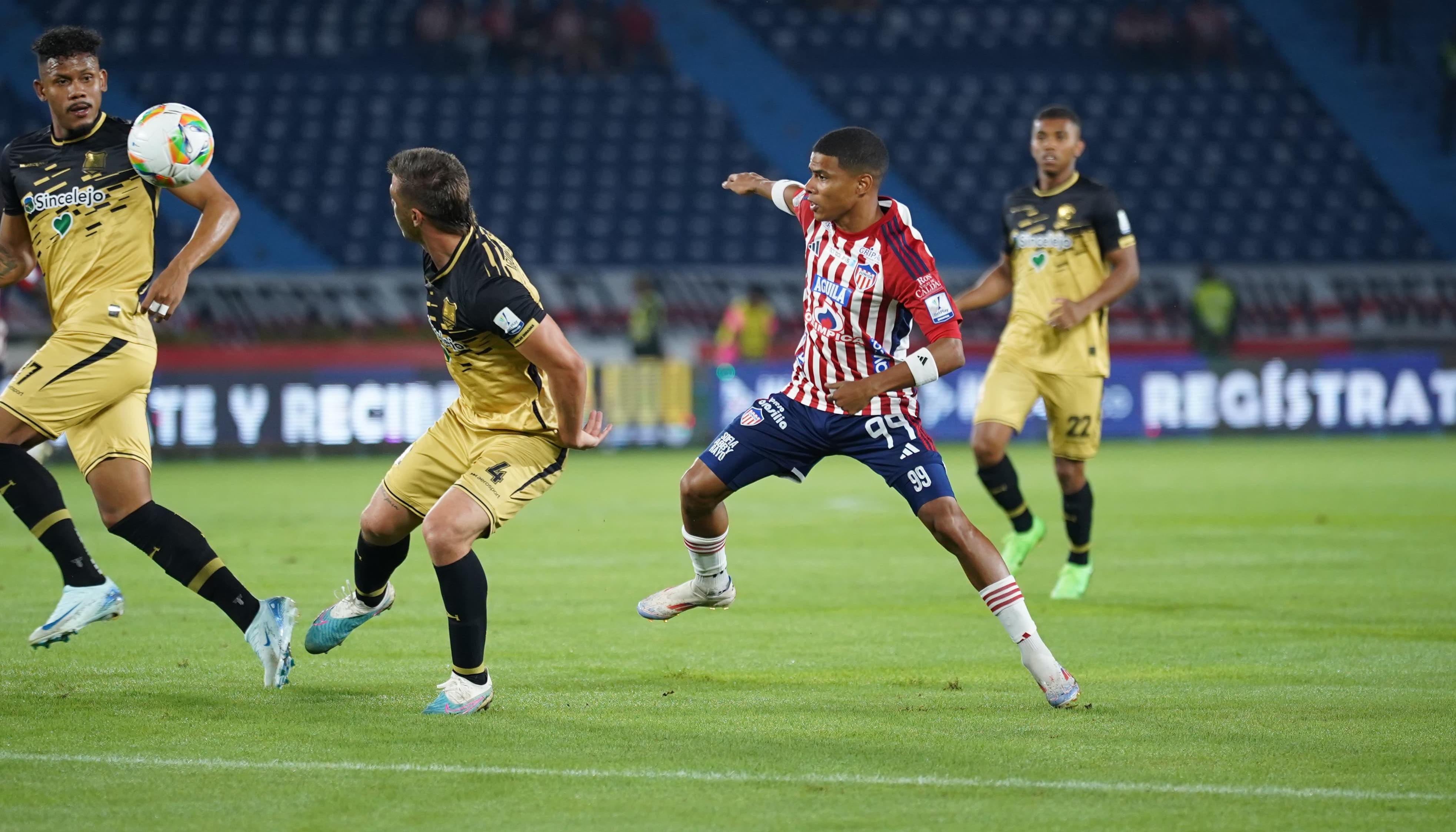 José Enamorado durante el partido contra Águilas Doradas. 