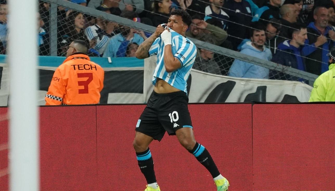 Roger Martínez celebra su gol ante Boca Juniors.