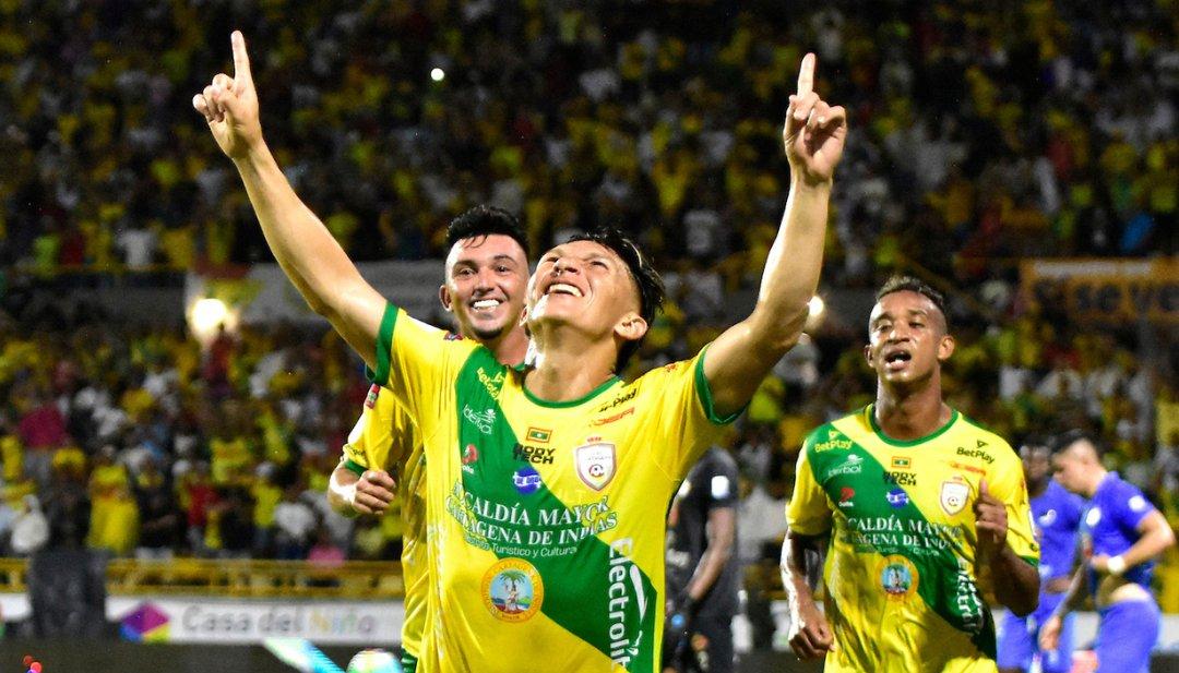 Wilfrido De la Rosa festeja el primer gol del Real Cartagena. 