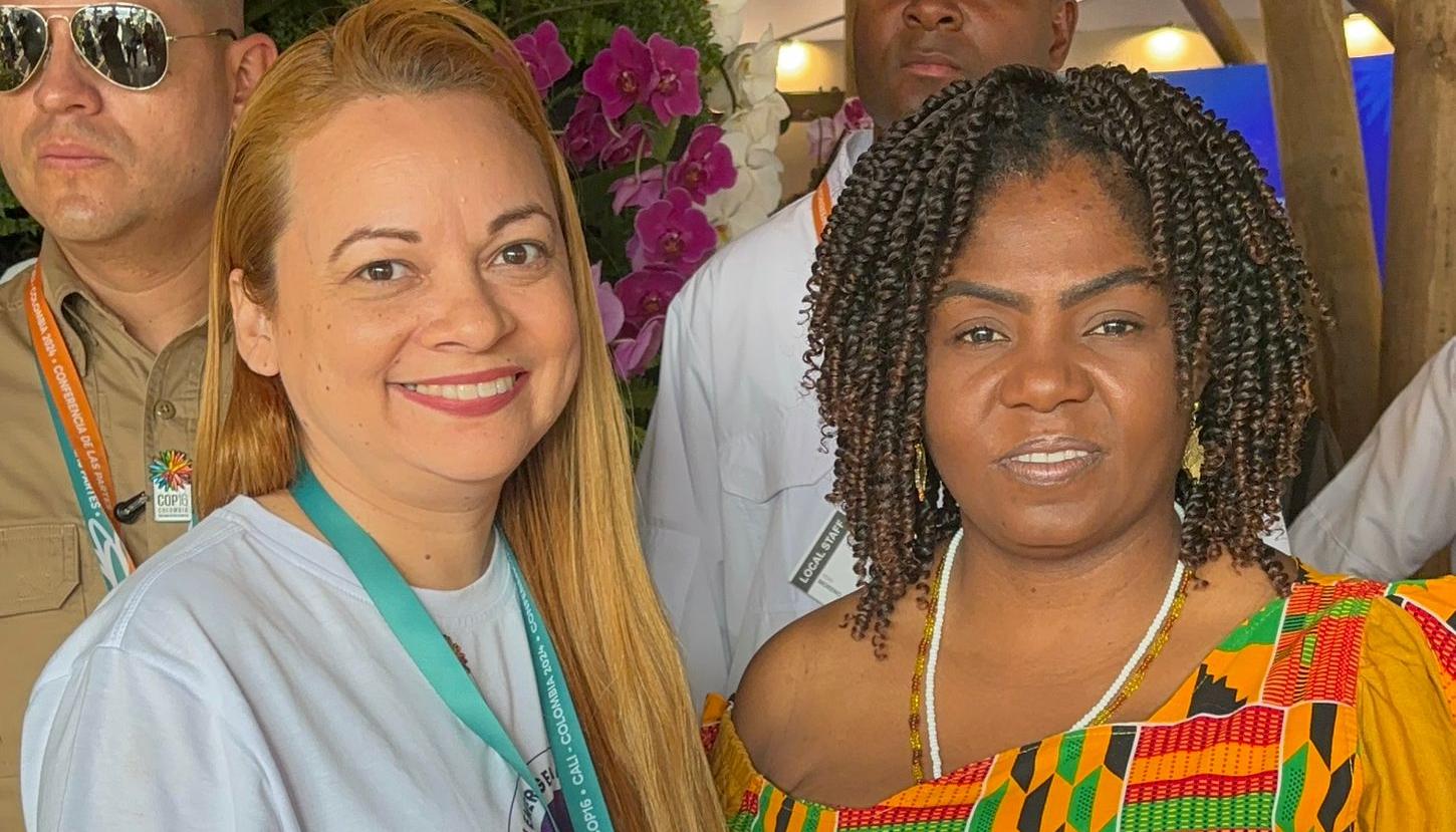 Diputada Alejandra Moreno junto a Francia Márquez.