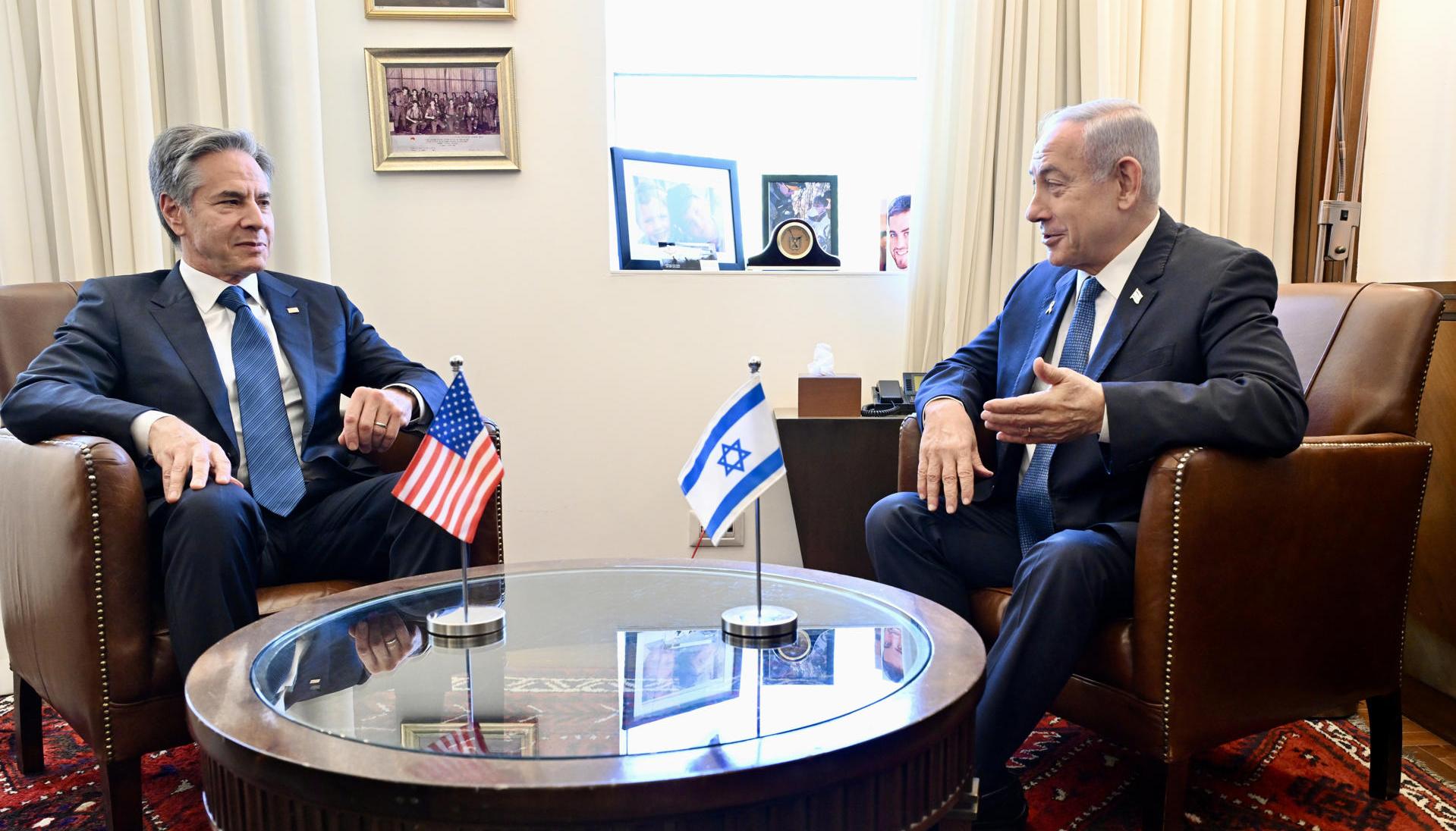 El primer ministro de Israel, Benjamin Netanyahu, se reúne con el Secretario de Estado de Estados Unidos, Antony J. Blinken.