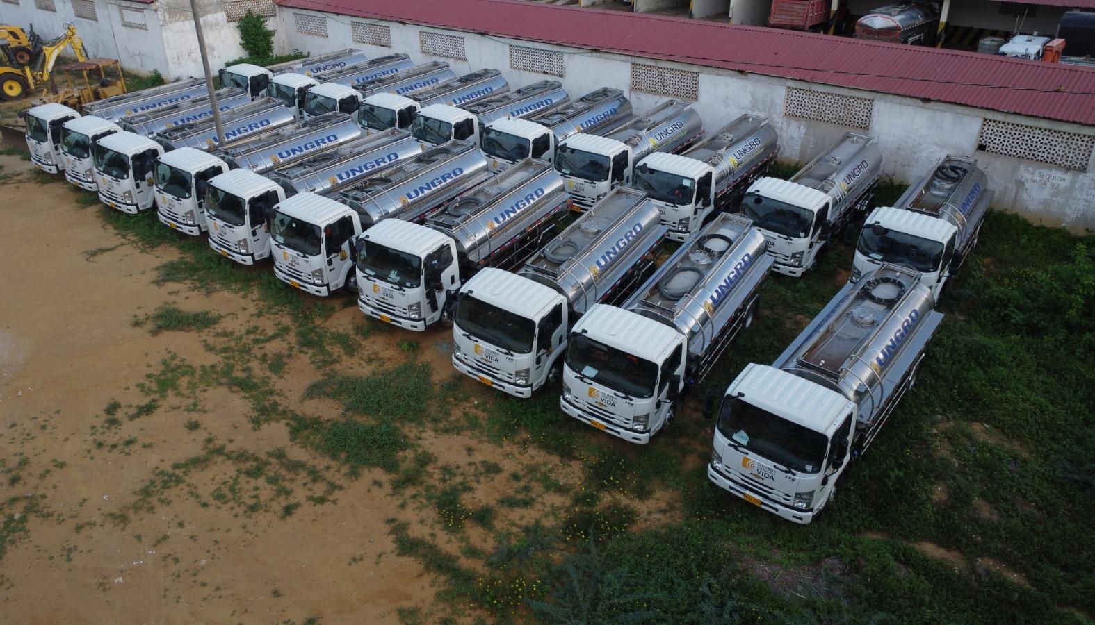 Los carrotanques 'varados' en La Guajira.