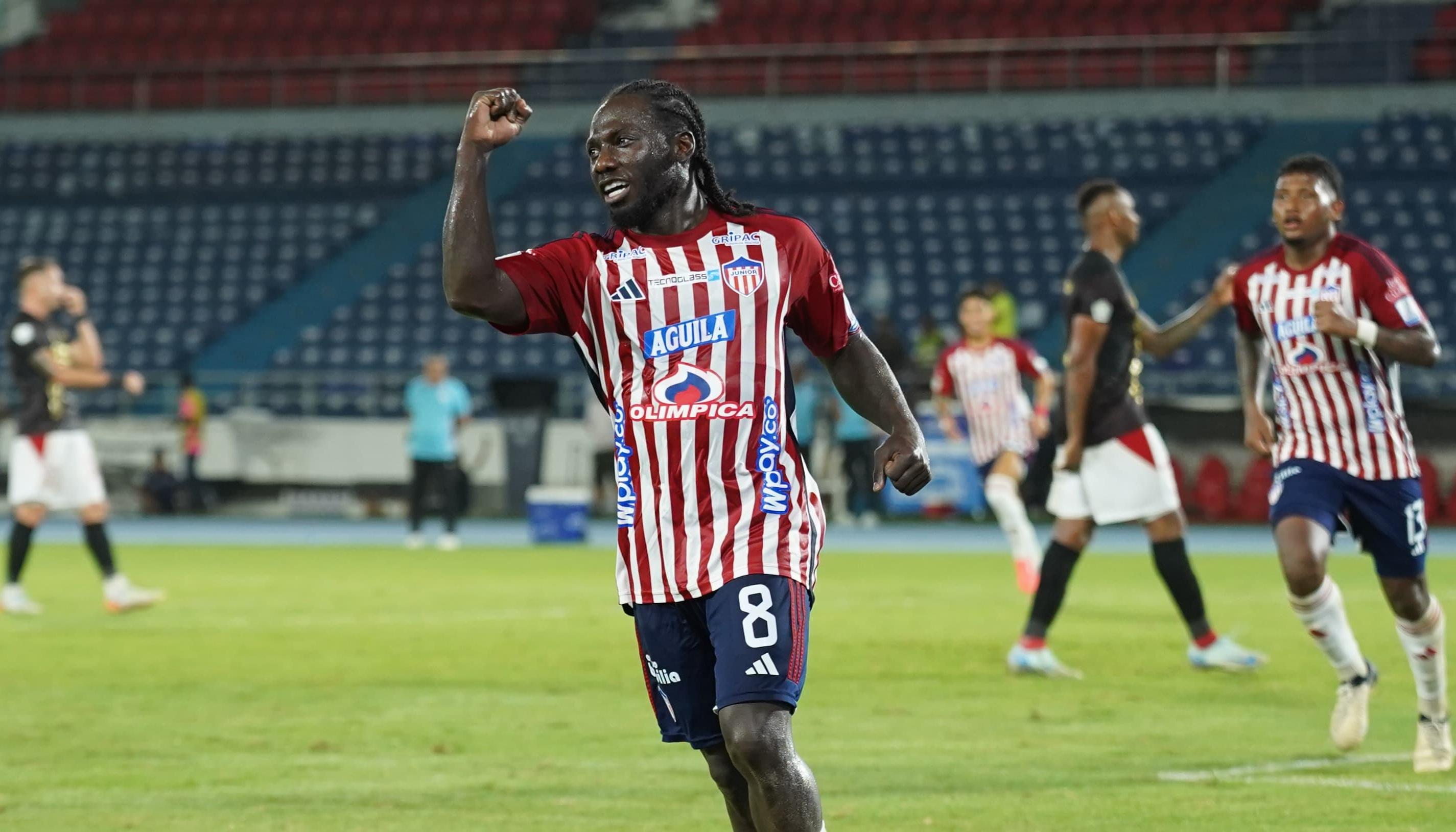 Yimmi Chará marcó sus dos primeros goles del semestre.