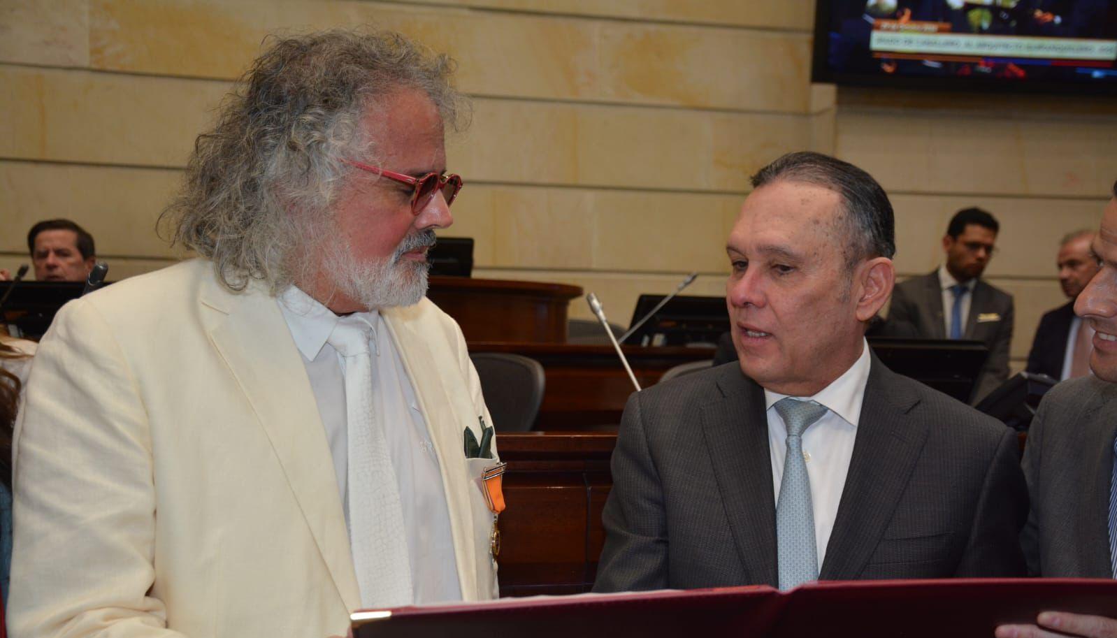 El arquitecto José Pérez y el presidente del Senado, Efraín Cepeda.