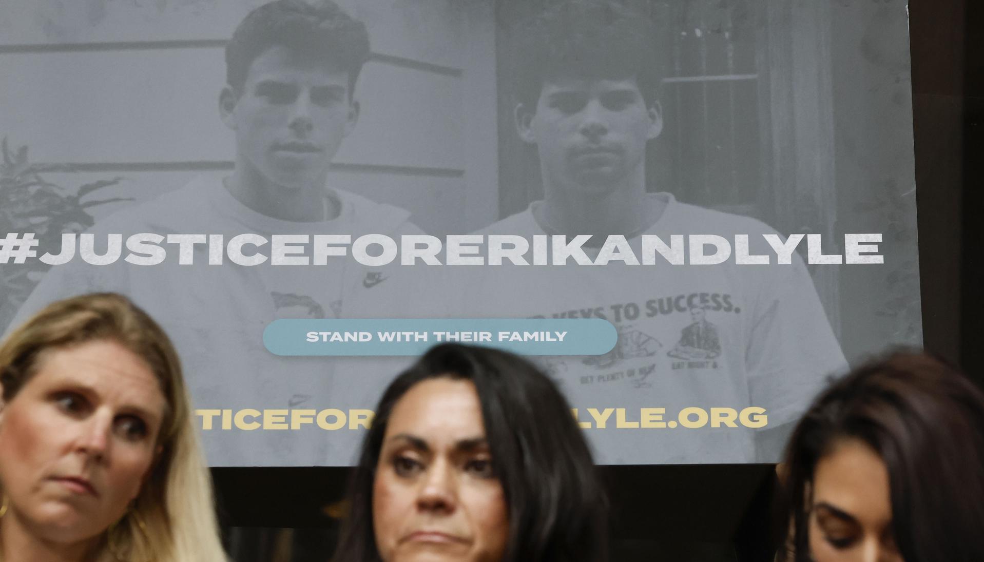 Familiares y amigos de Erik y Lyle Menéndez piden por la libertad de los hermanos.