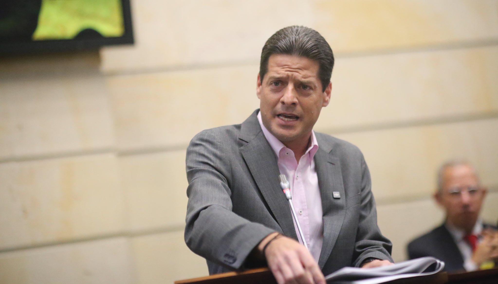 El senador Mauricio Gómez.