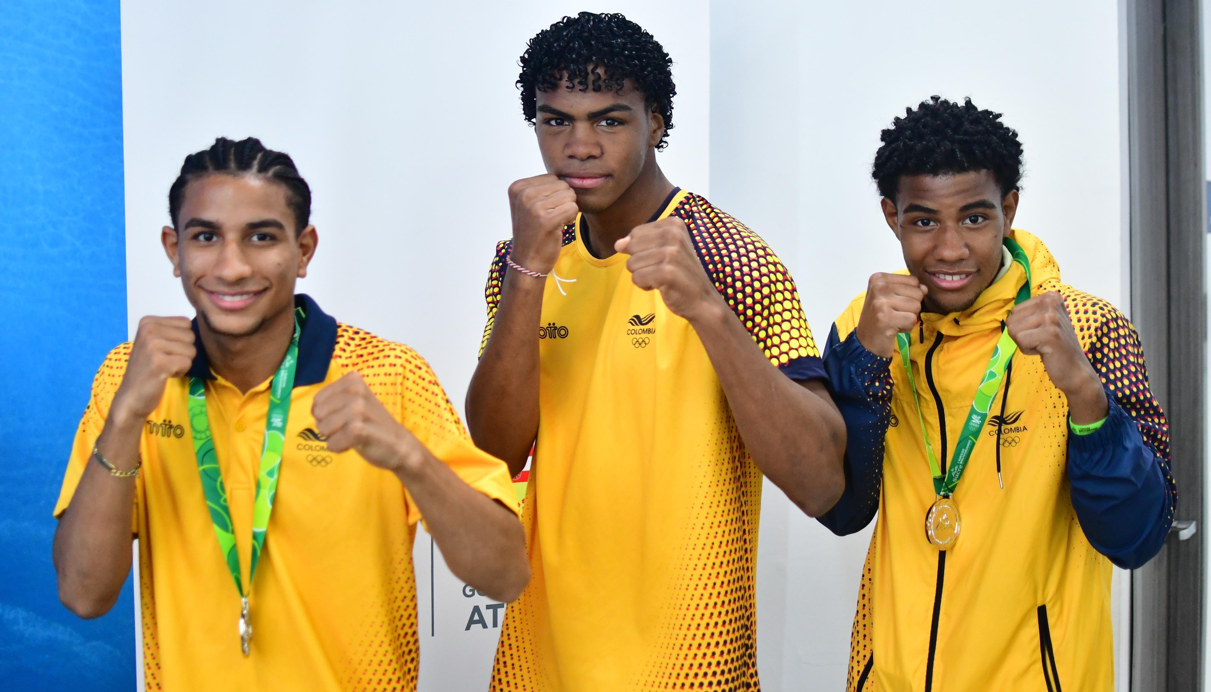 Grupo de boxeadores que representarán a Atlántico en los Juegos de la Juventud.