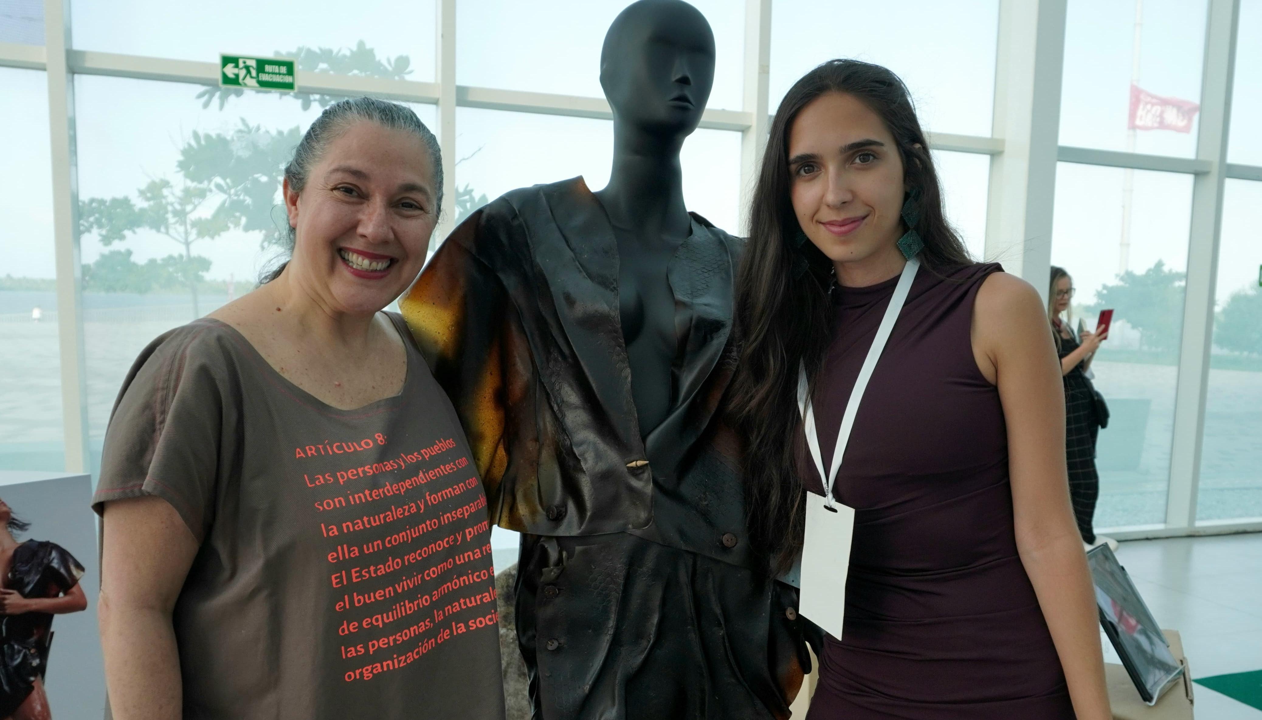 Laura Novik junto a María José Sossa, ambas de Argentina.