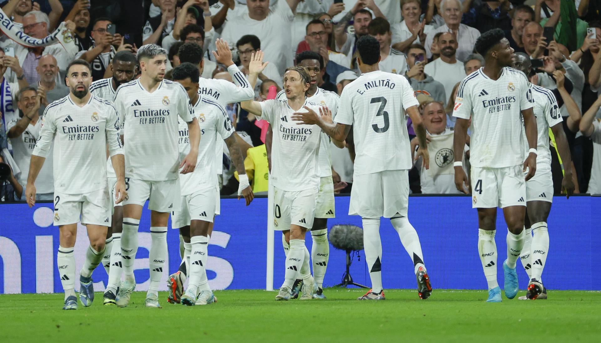 Jugadores del Real Madrid celebrando el segundo gol.