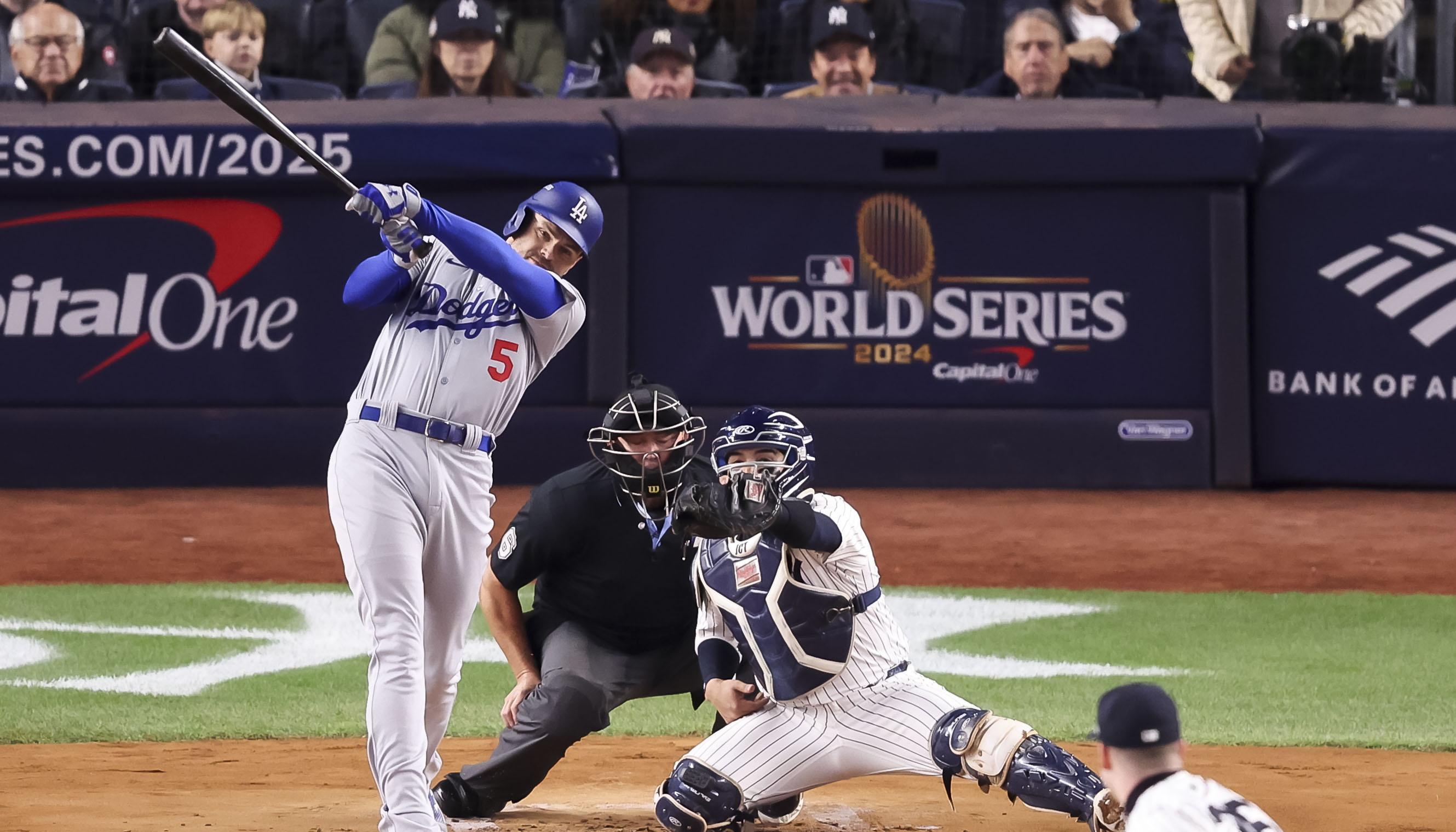 Freddie Freeman bateó un jonrón de dos carreras en la primera entrada para los Dodgers.