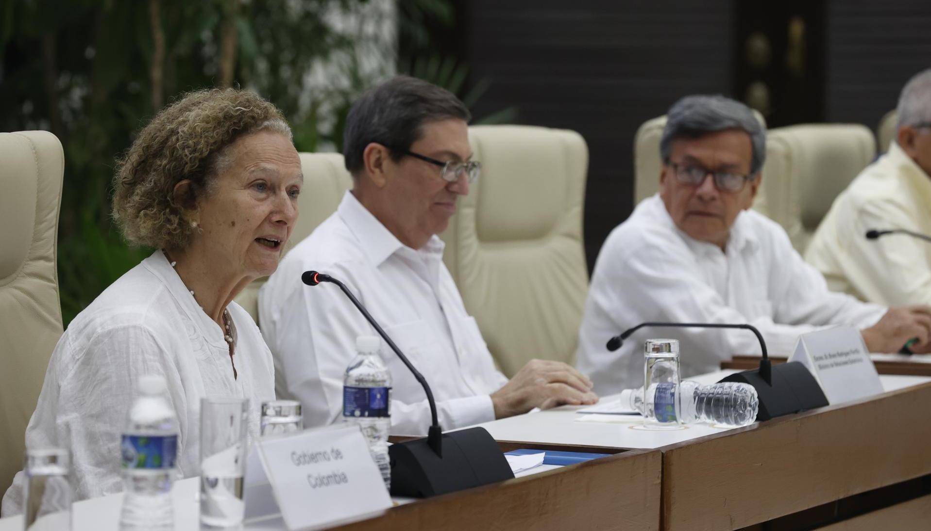 Vera Grabe, Bruno Rodríguez y 'Pablo Beltrán'.