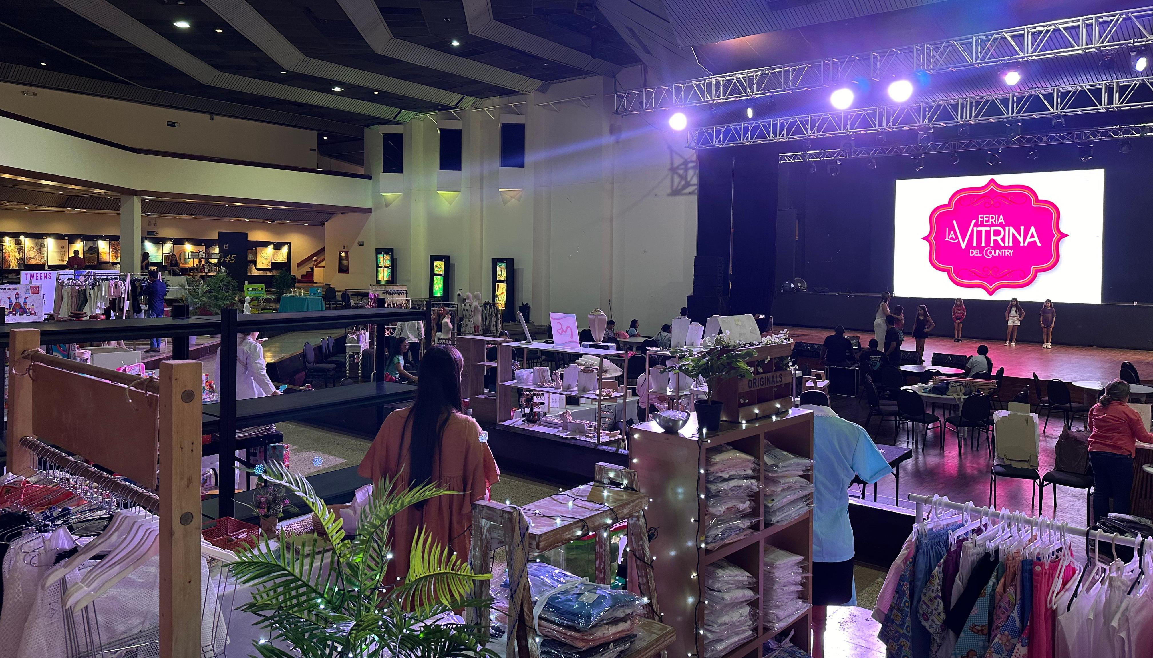 La feria está ubicada en el Salón Jumbo.