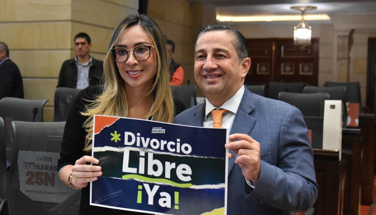 Los representantes Katherine Miranda y Julio César Triana.