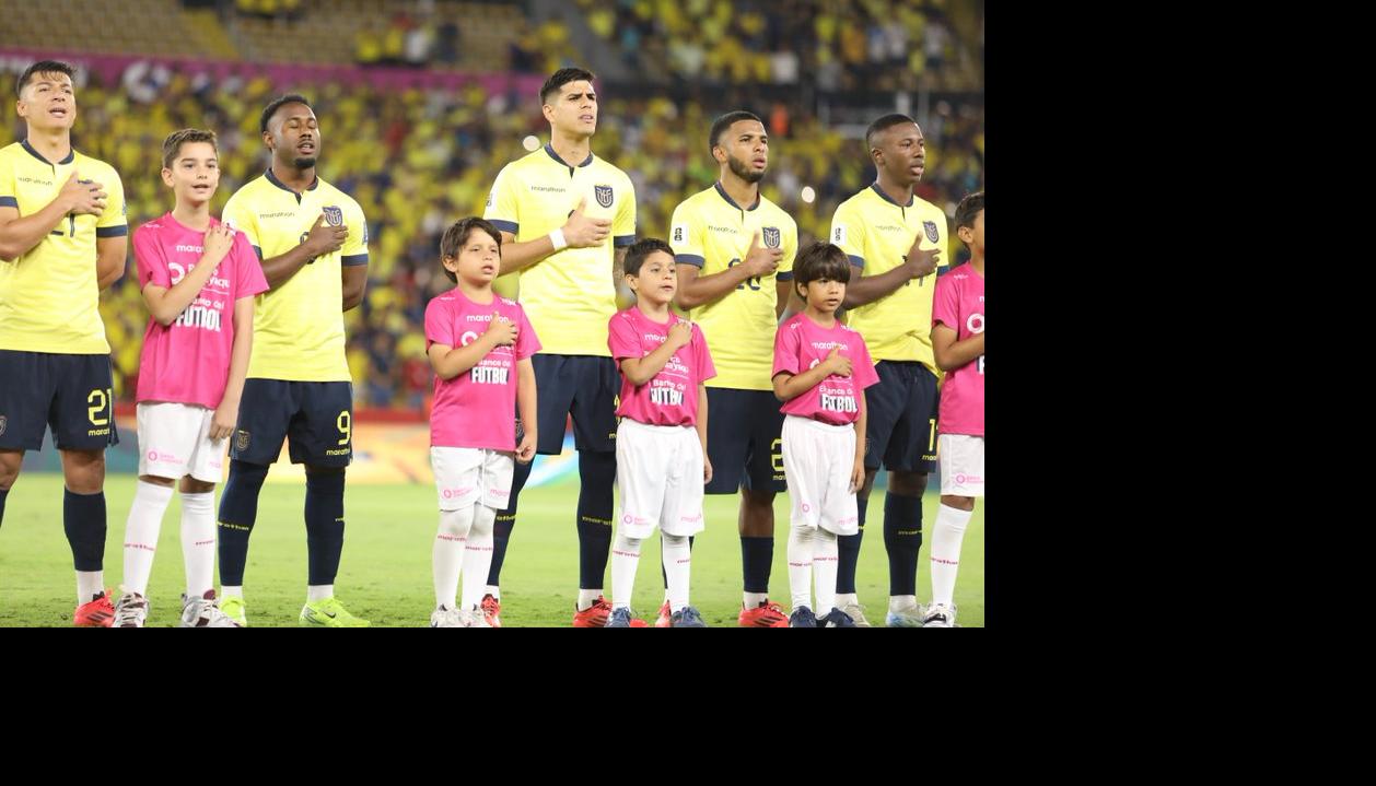 Jugadores de la selección ecuatoriana en el partido contra Bolivia.