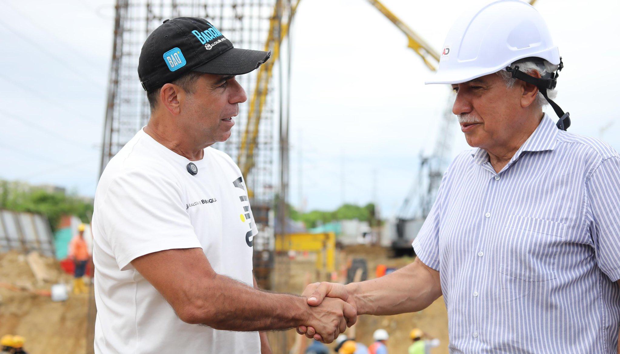 Alcalde de Barranquilla, Alejandro Char, visitando las obras del intercambiador vial de la Circunvalar con carrera 43. 