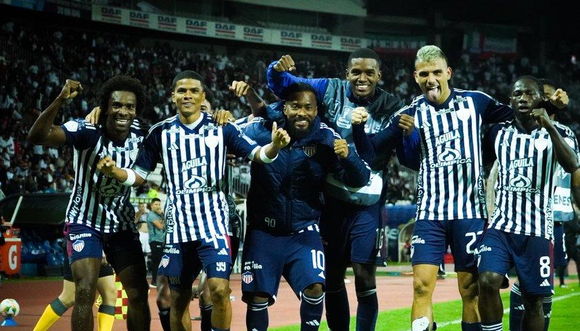 Jugadores de Junior celebran uno de los goles a Once Caldas el pasado miércoles.