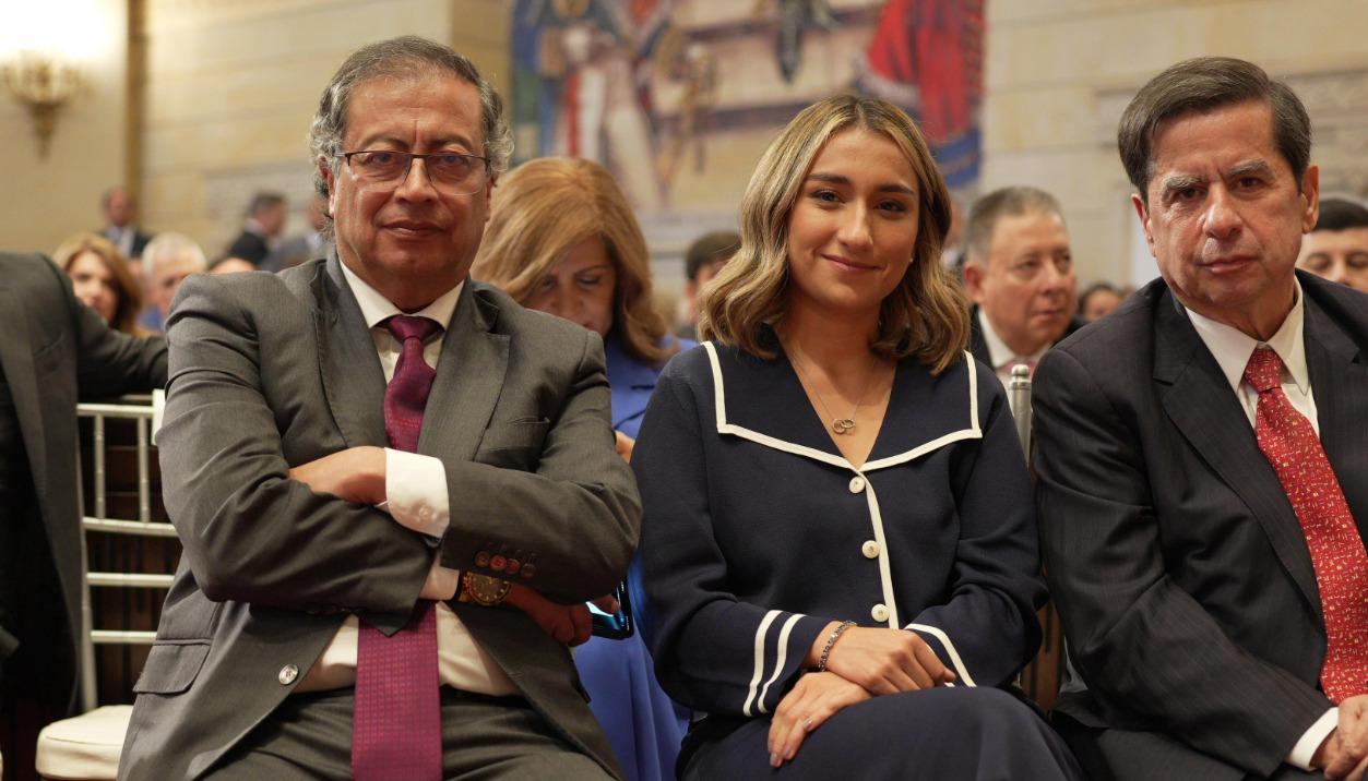 Laura Sarabia, el Presidente Gustavo Petro y el Ministro del Interior, Juan Fernando Cristo.