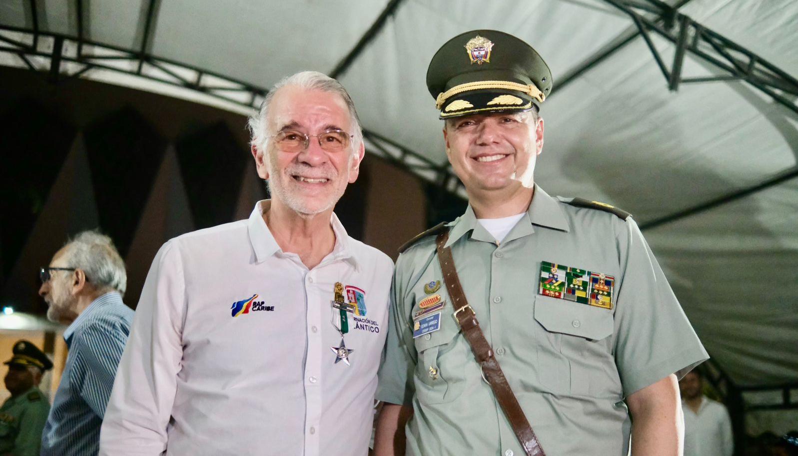 El Gobernador Eduardo Verano con el comandante de la Mebar, coronel Edwin Urrego.