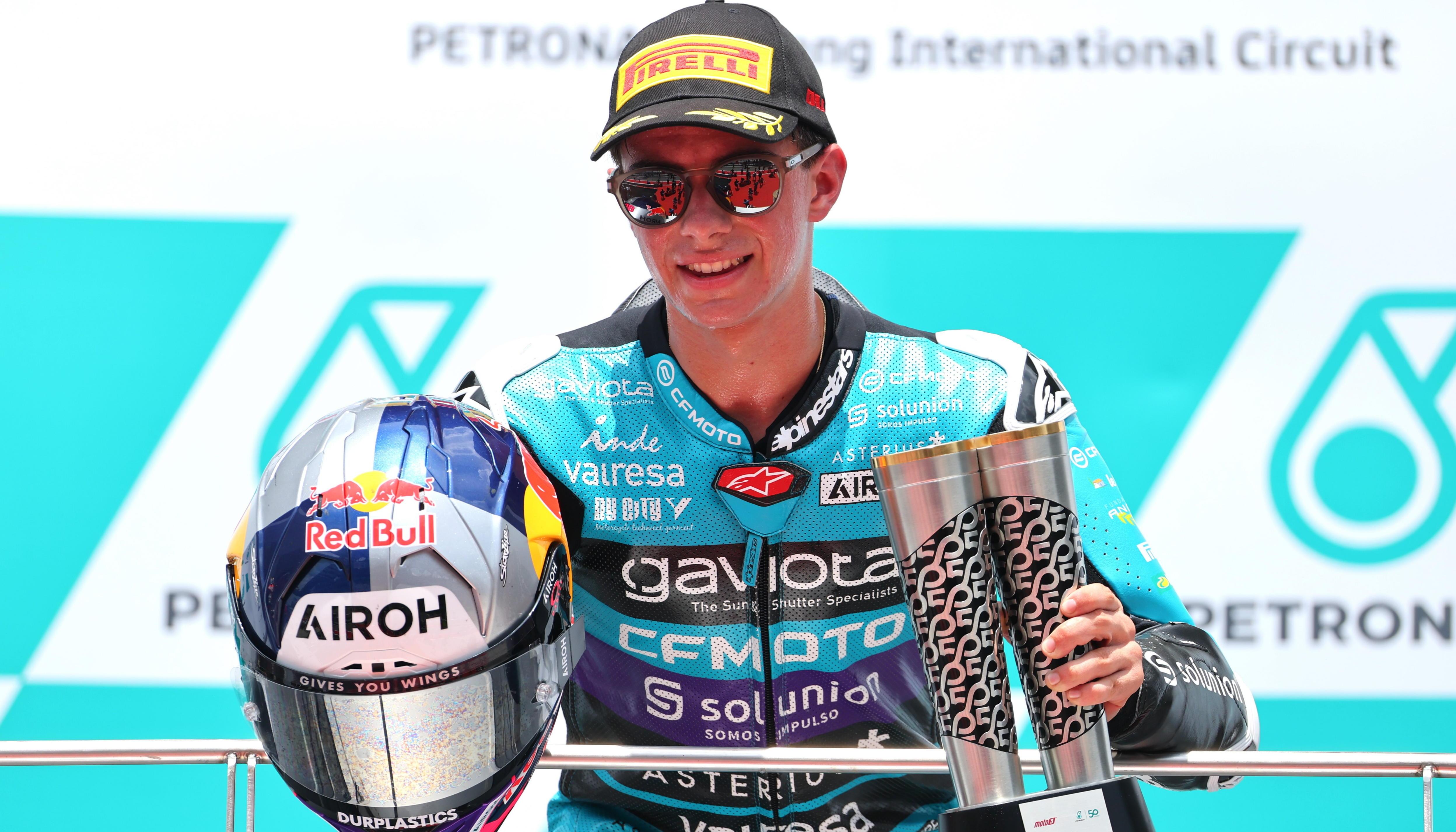David Alonso tras su victoria en el Gran Premio de Malasia, este domingo.