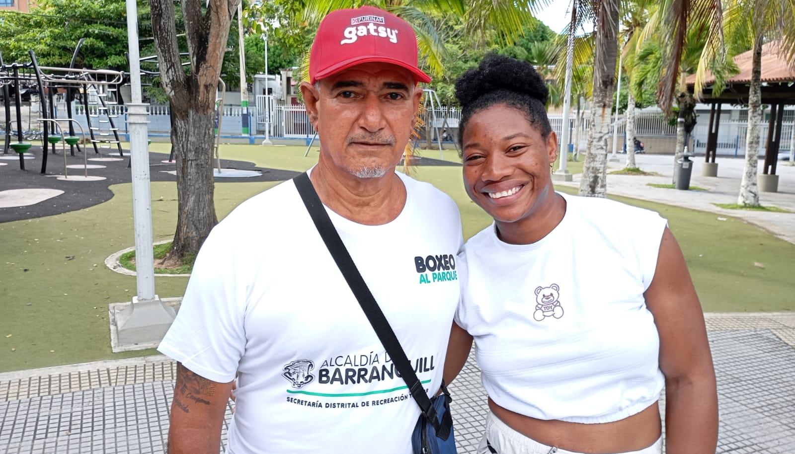 Angie Valdez con su primer entrenador, Luis Villarreal.