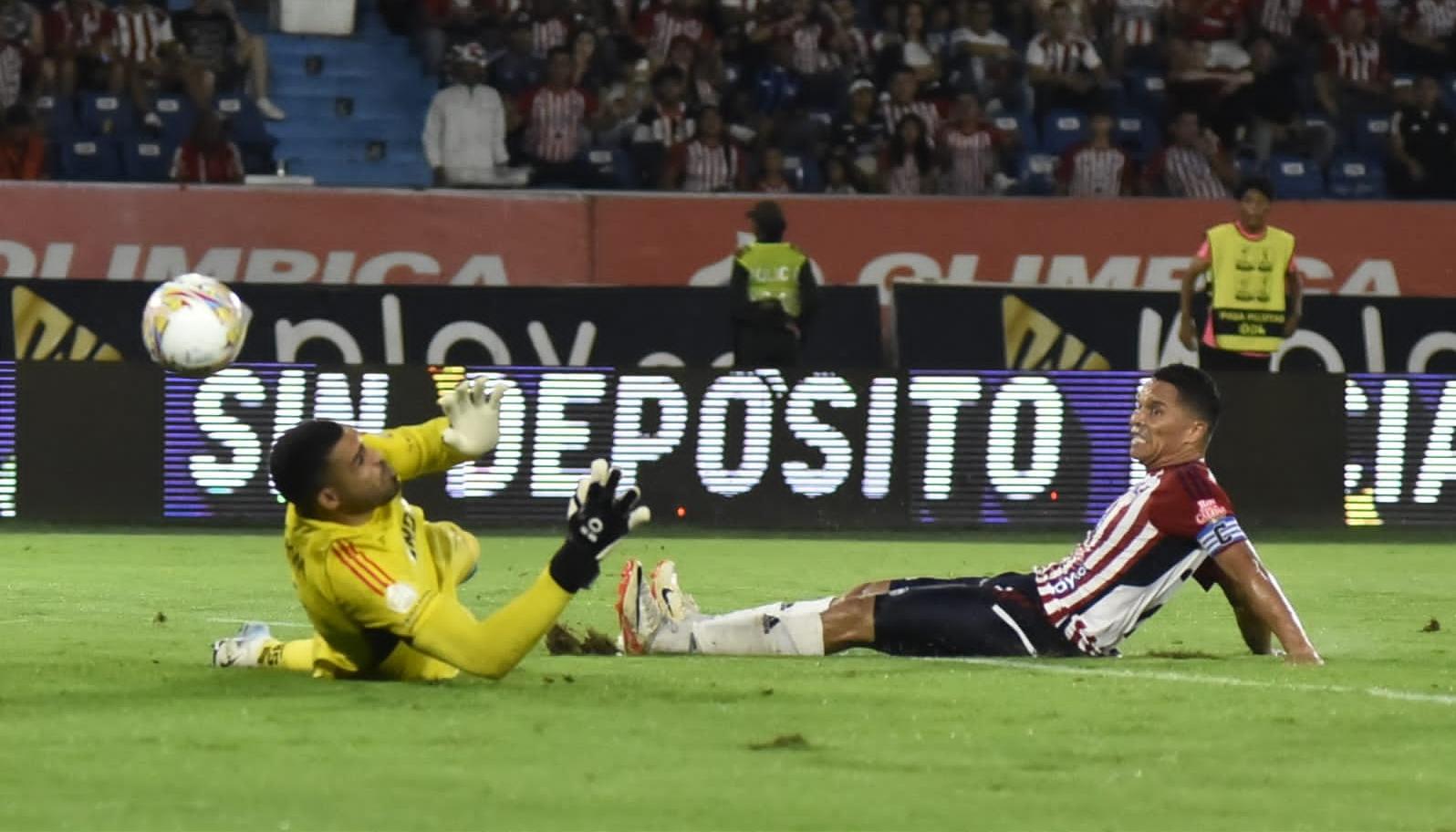 El primero de los dos goles de Carlos Bacca a Millonarios, el pasado 4 de mayo.