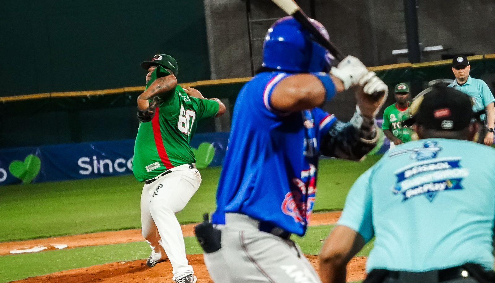 Acción del juego entre Caimanes y Toros, en Sincelejo. 