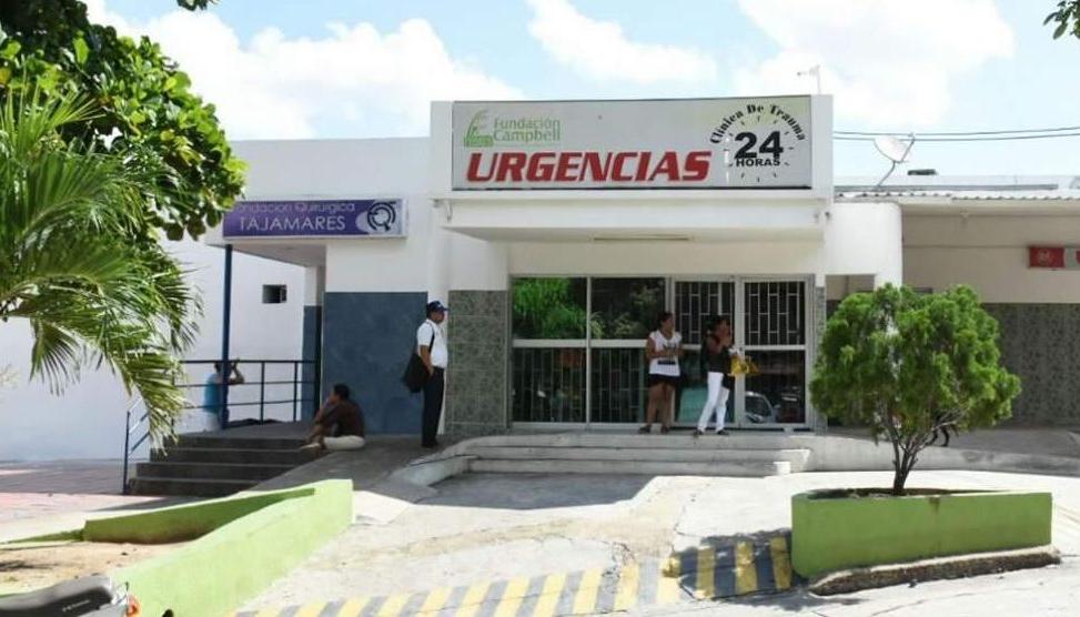 Recibe atención médica en la Clínica Campbell de Barranquilla.