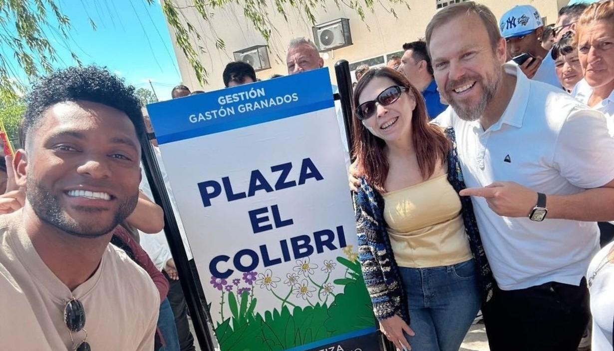 Miguel Ángel  Borja junto al intendente de Ezeiza, Gastón Granados.